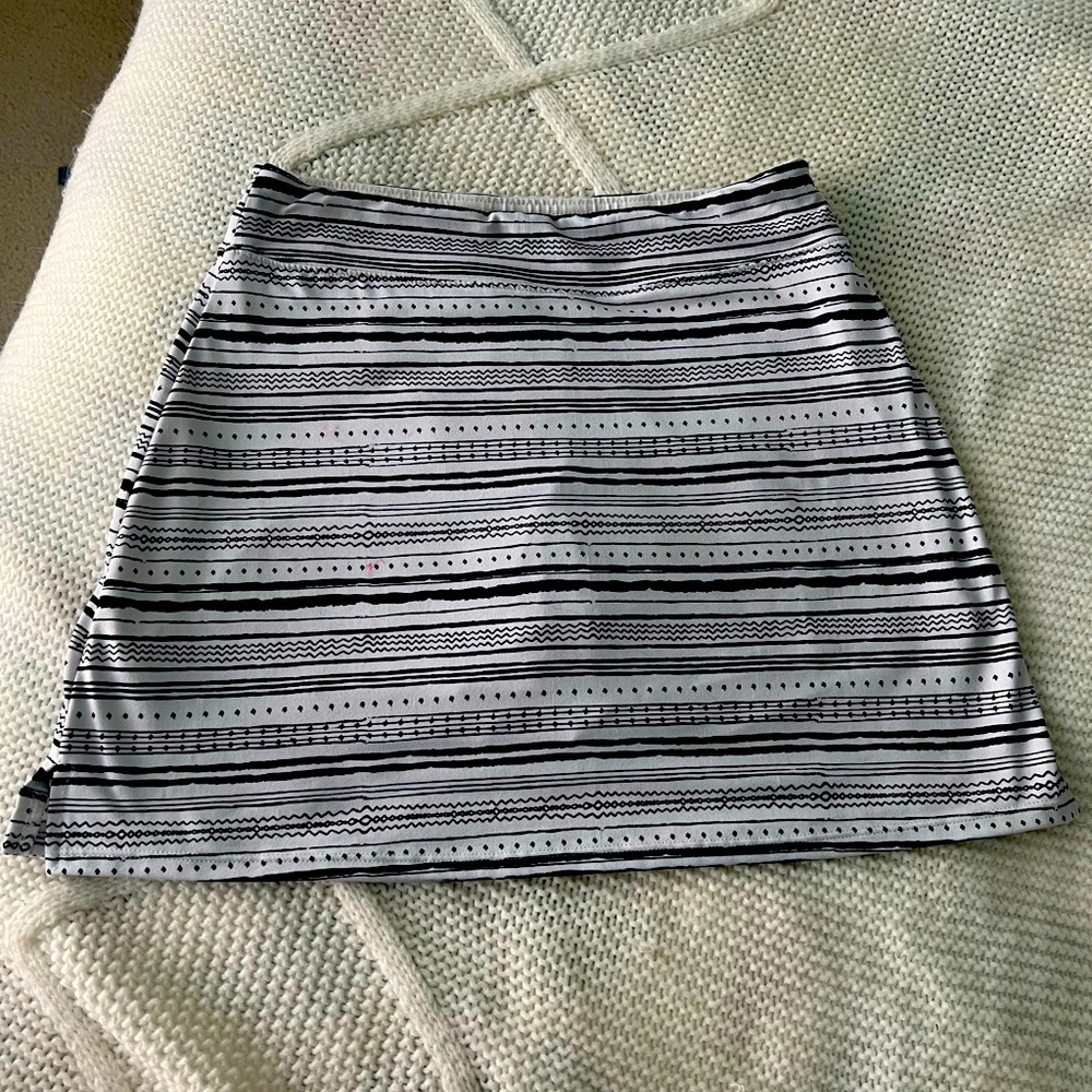 Women’s Black & White Golf Skort